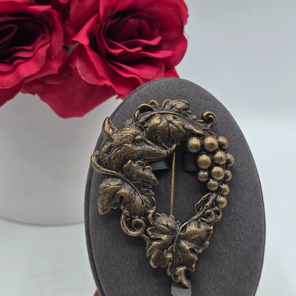 Art‎ Nouveau Fox Grape Leaf Brooch Pin Antiqued Bronze Tone Vintage Jewelry